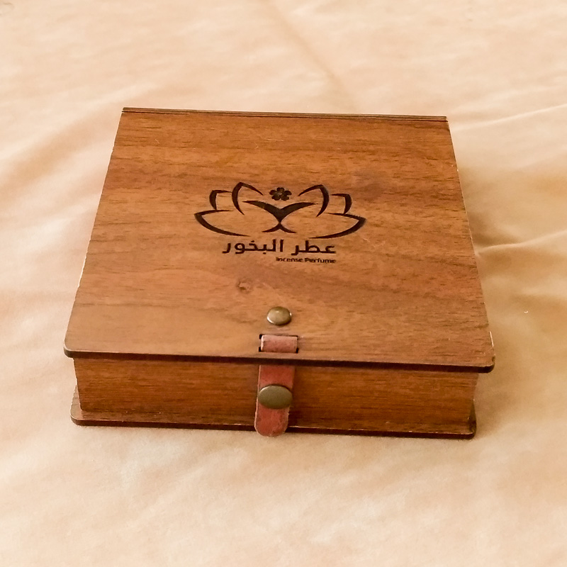 Laminated Wooden Box with Accordion Cover